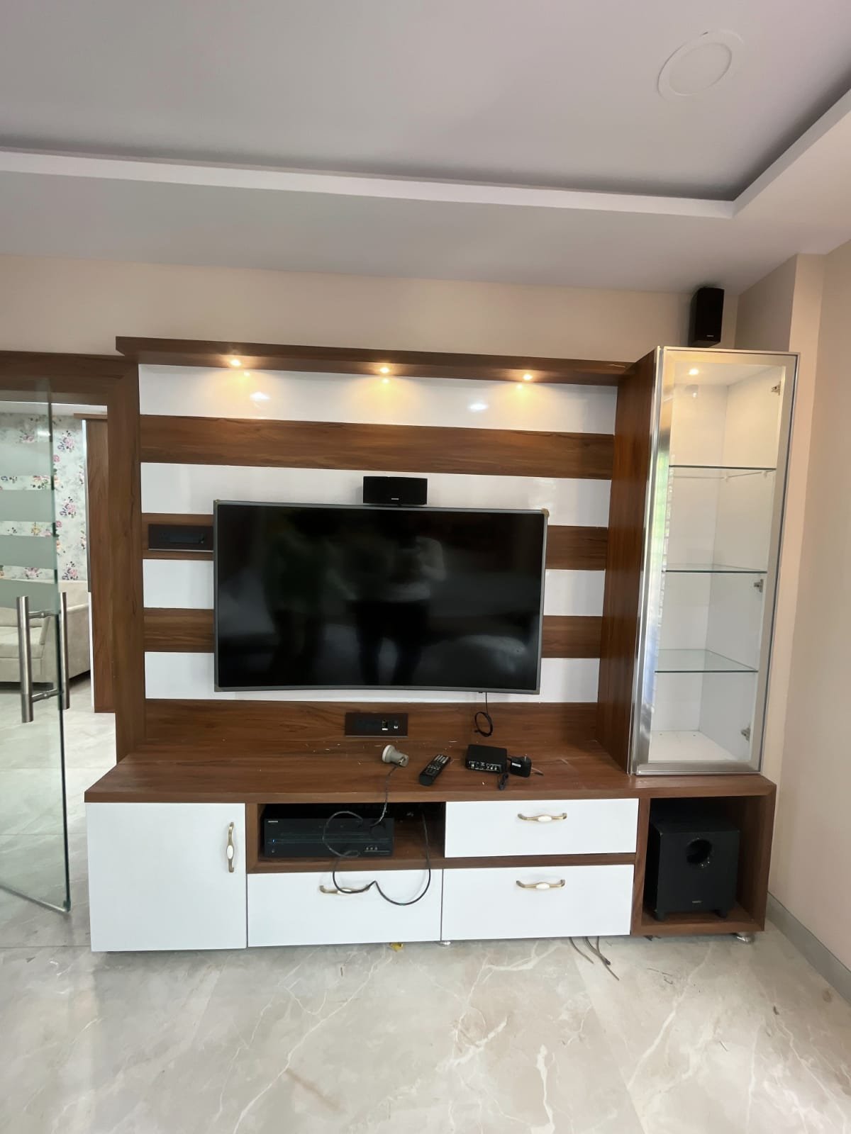 TV units